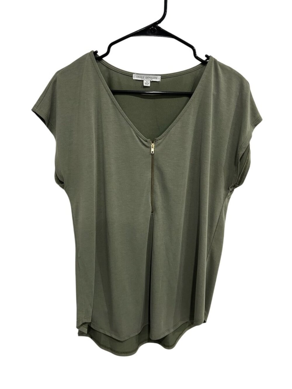 Green Envelope LA Olive Green V-Neck Top Size L Front Zipper Gorpcore Utility